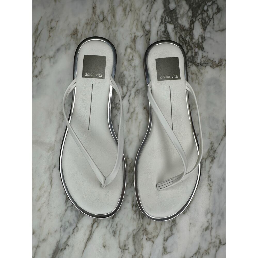 DOLCE VITA Women’s Size 6 White Leather Silver Casual Flip Flop Thong Sandals